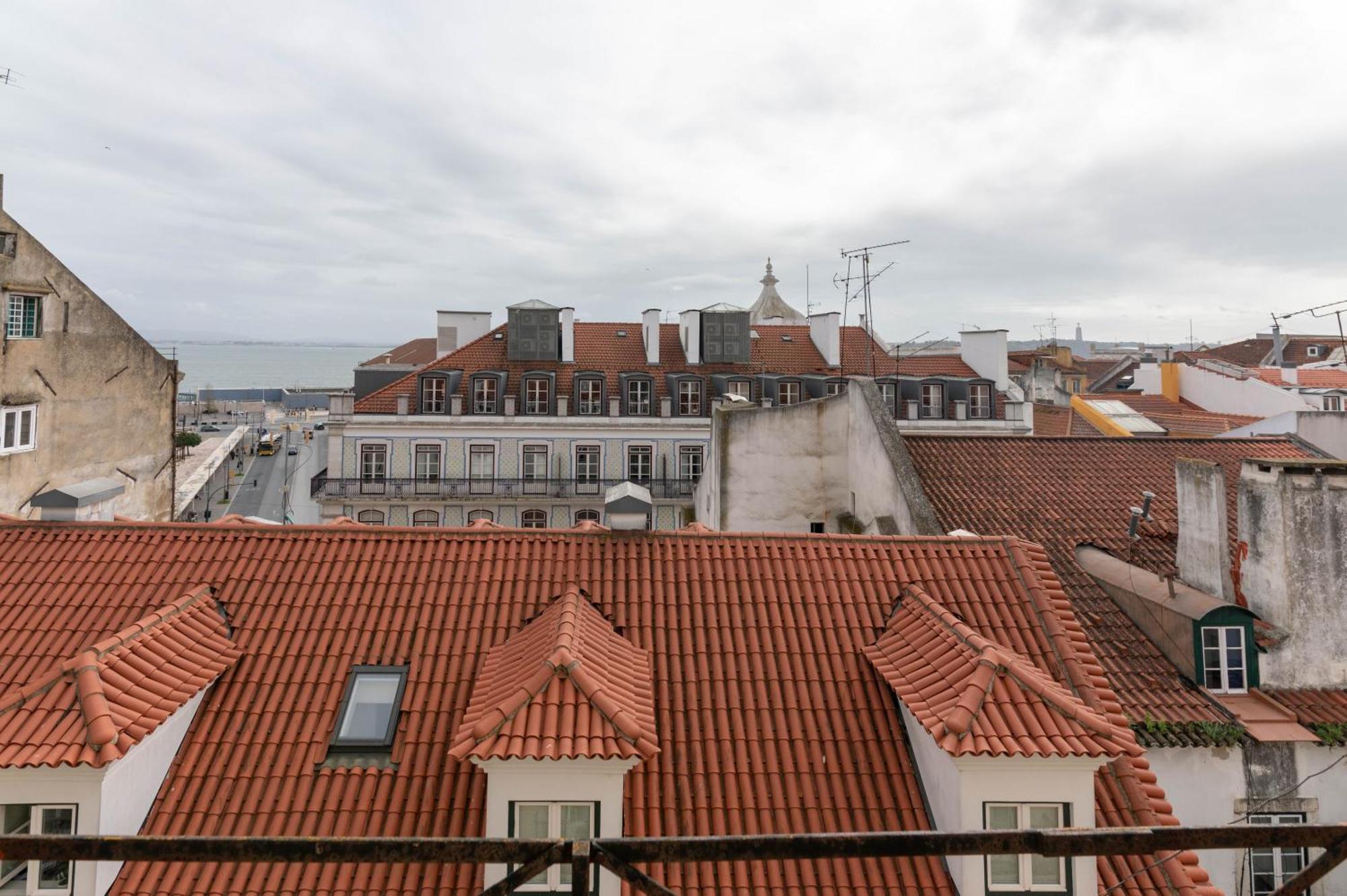 Portas Da Se Apartments Lisboa Phòng bức ảnh